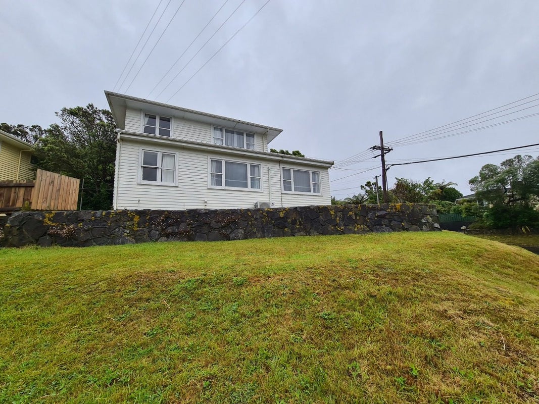 2 Barclay Street, Newlands, Wellington - Carousel 10