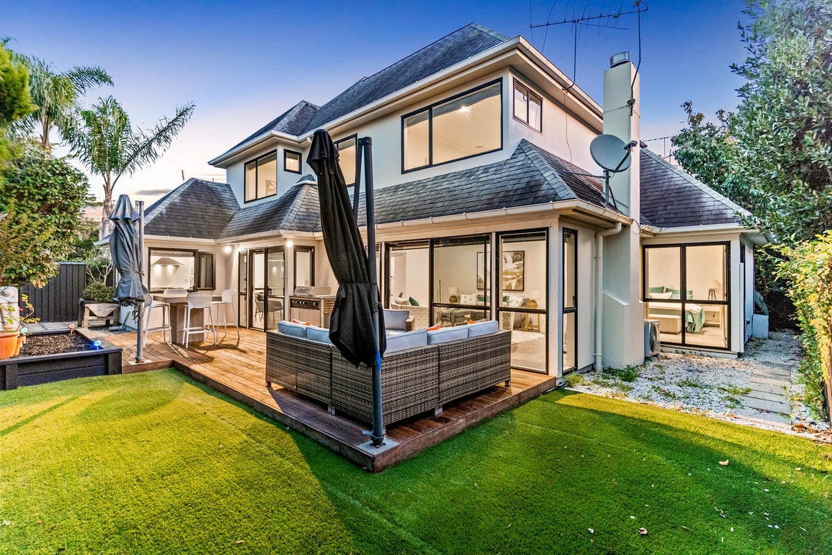 3/8 Taranaki Road, Kohimarama, Auckland - Carousel 1