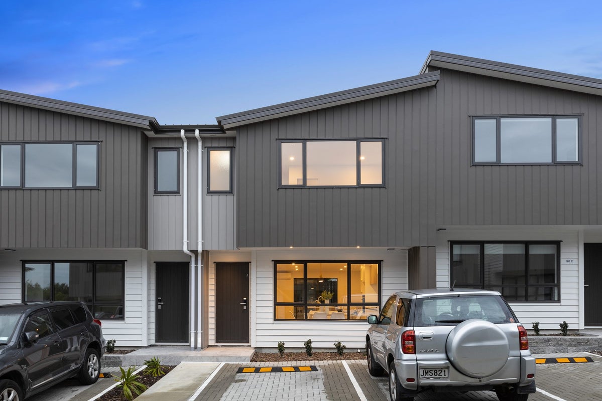 90D Sylvan Crescent, Te Atatu South, Auckland - Carousel 1