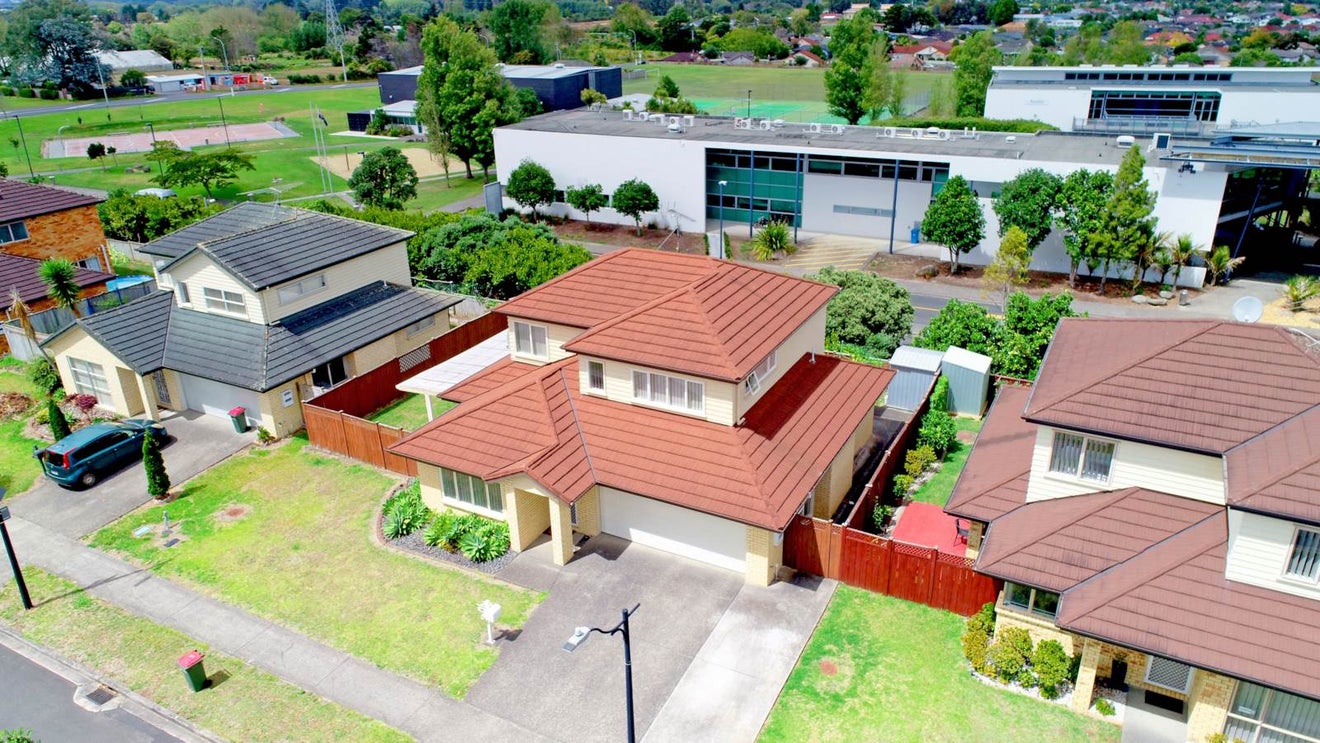 16 Sarteano Drive, Manurewa, Auckland - Carousel 2