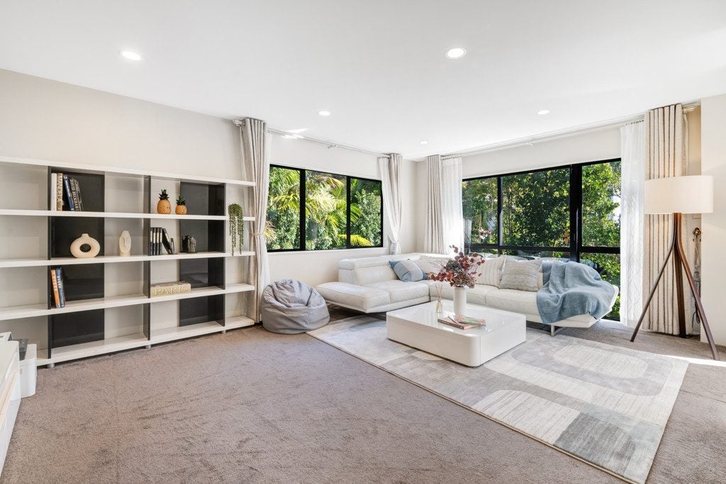 2/7 View Road, Glenfield, Auckland - Carousel 2