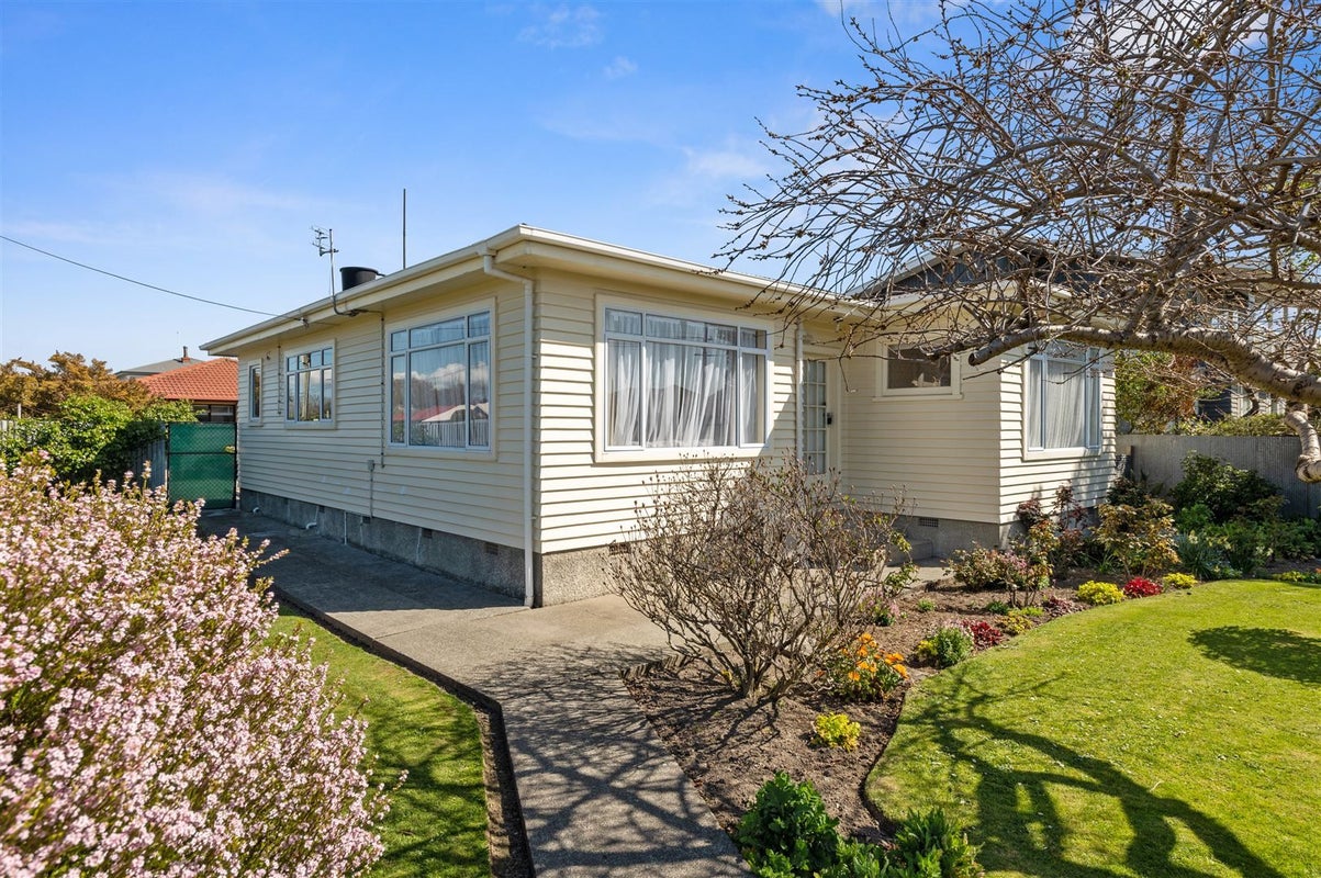 1 Bentley Street, Russley, Christchurch - Carousel 12