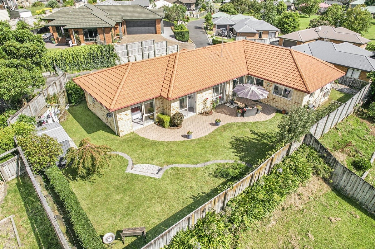 36 Pointon Glade, Grandview Heights, Hamilton - Carousel 2