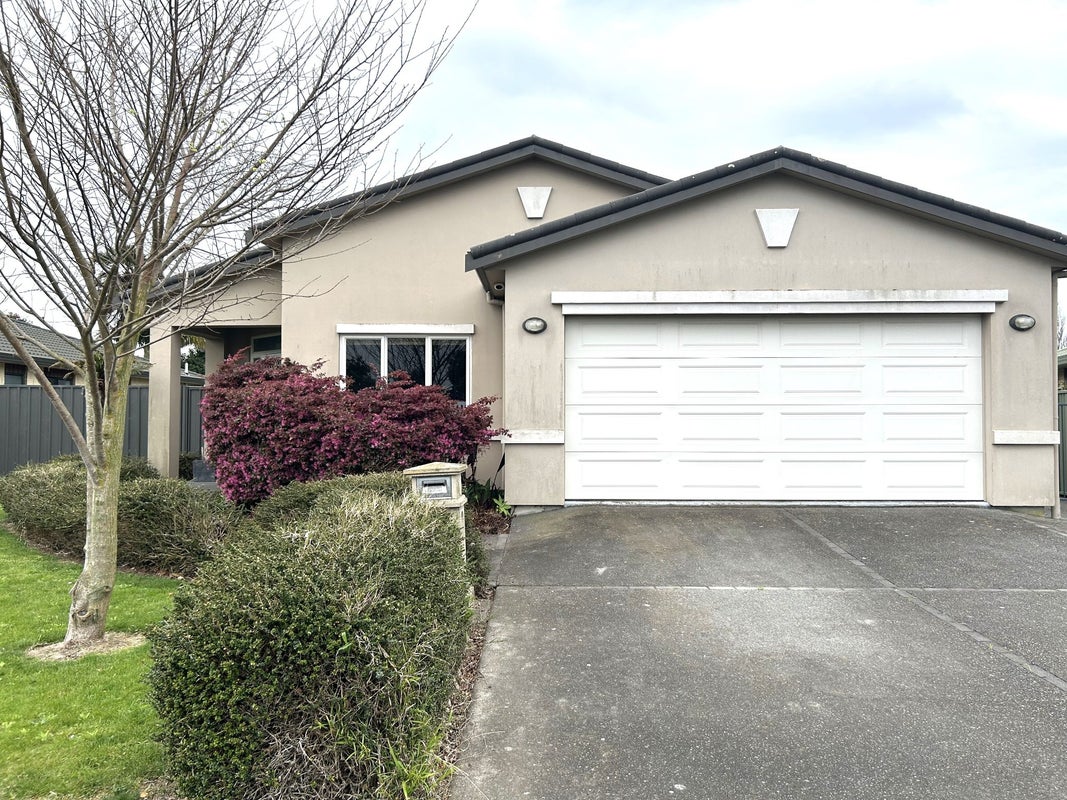 7 Delta Mews Place, Clive, Clive - Carousel 2