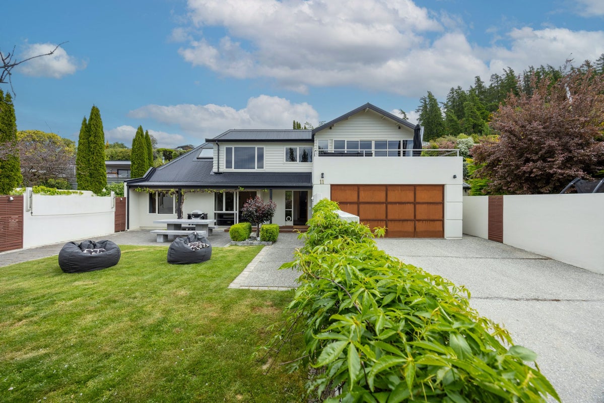 11 Morrows Mead, Wanaka - Carousel 2