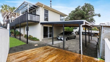1/51 Sartors Avenue, Browns Bay, Auckland - Carousel 1