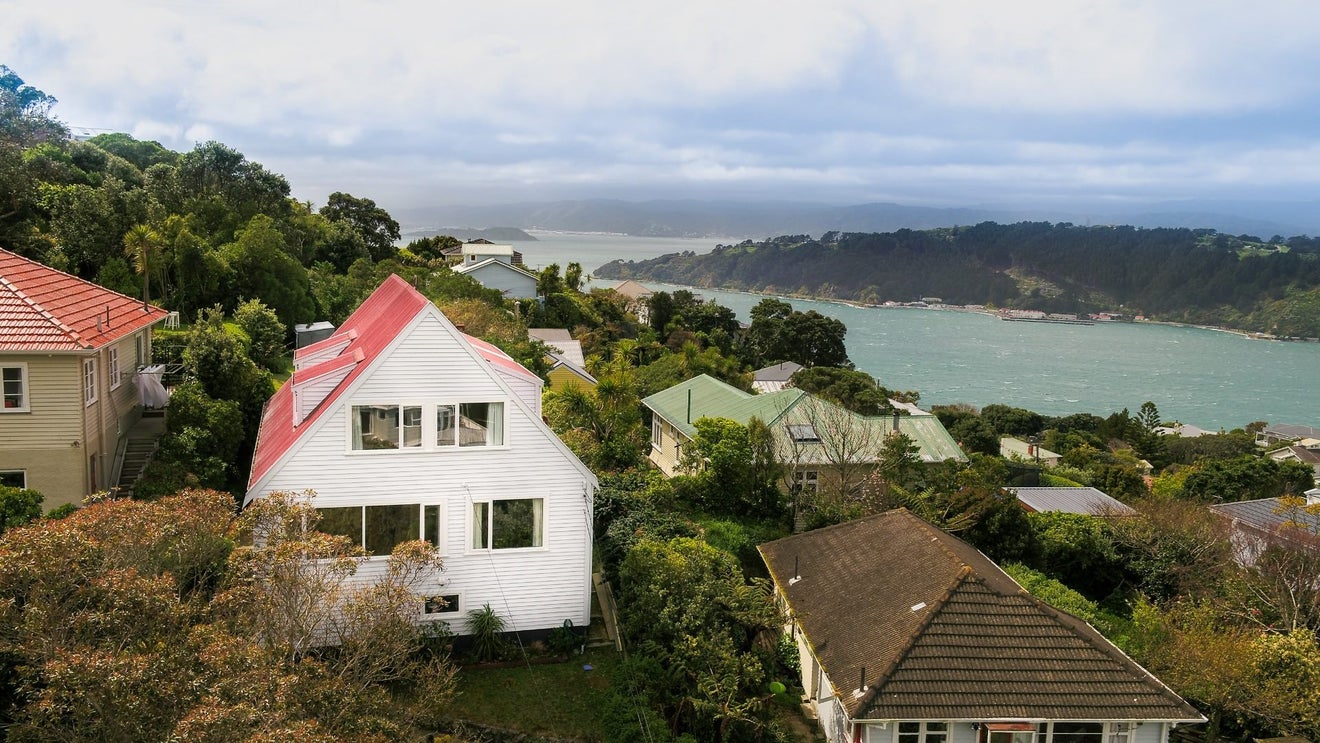 8 Hepara Street, Hataitai, Wellington - Carousel 1
