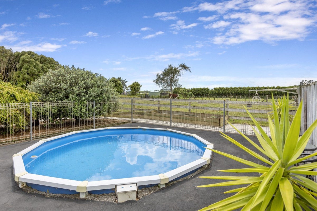 381 Smart Road, Hillsborough, New Plymouth - Carousel 38