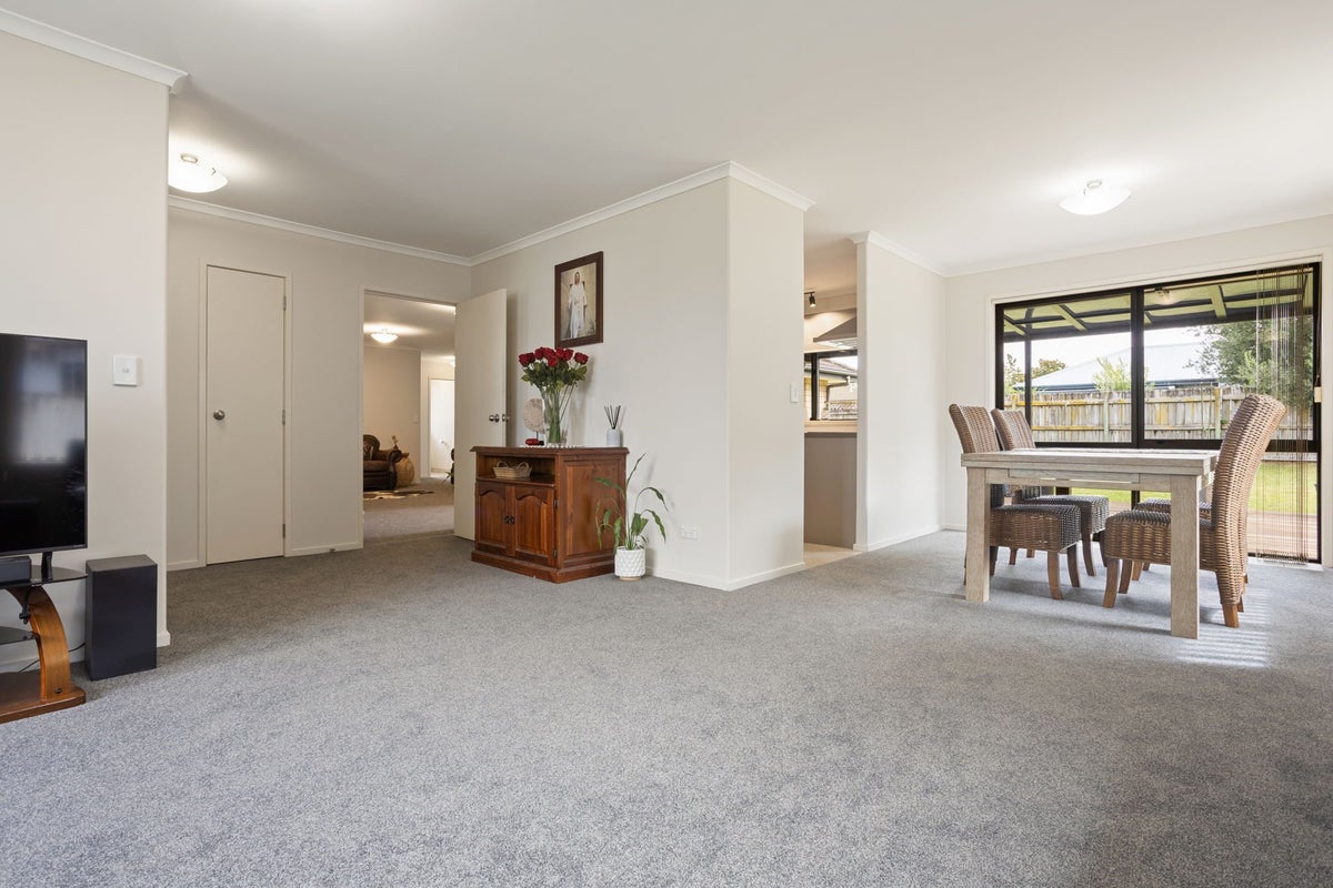401 Hukanui Road, Rototuna, Hamilton - Carousel 2