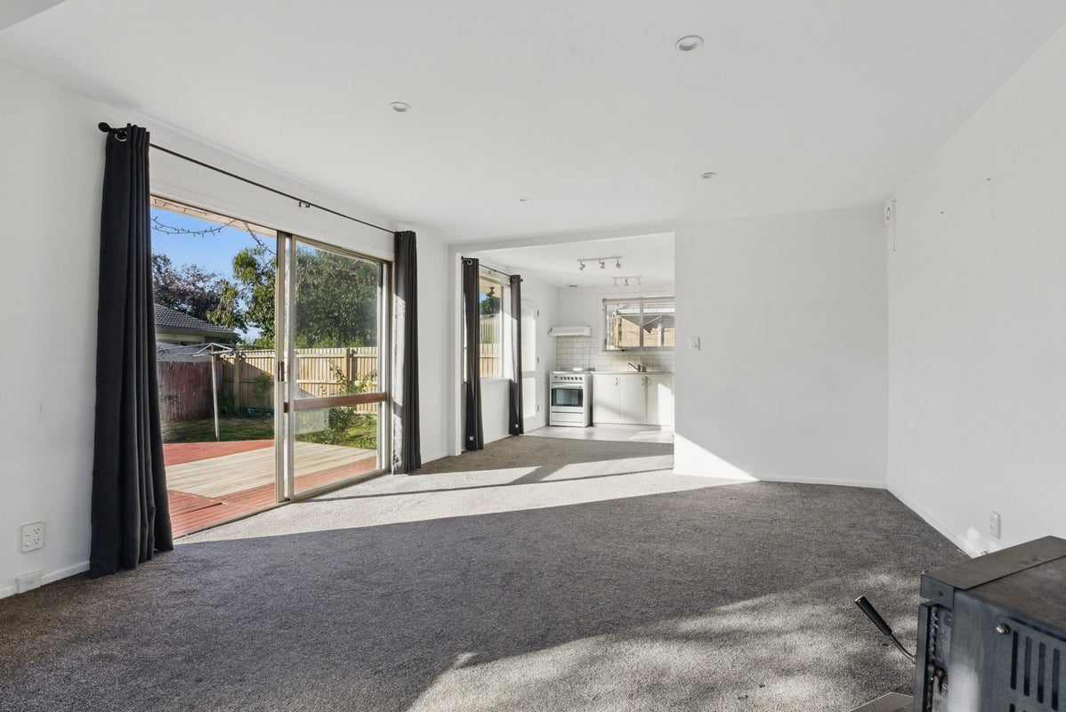 2/19 Leonie Place, Aranui, Christchurch - Carousel 2