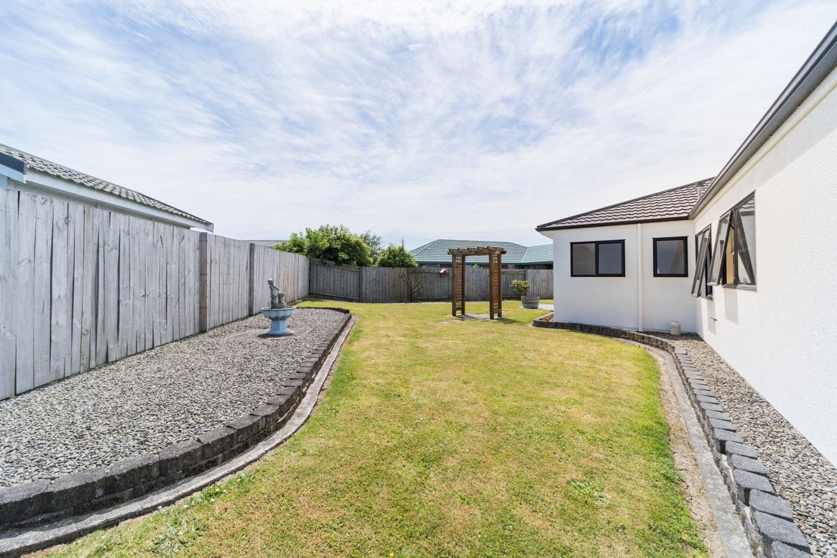 14 Jordan Way, Kelvin Grove, Palmerston North - Carousel 2