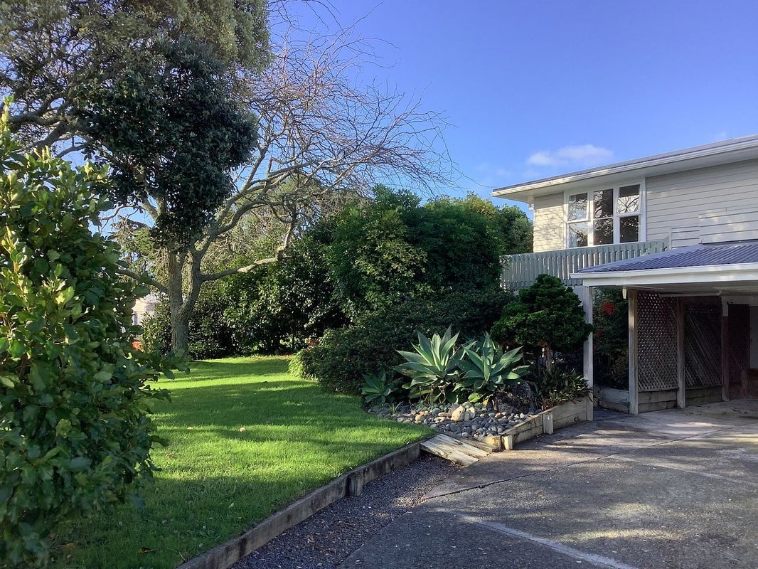 23 Tamariki Avenue, Kelston, Auckland - Carousel 2