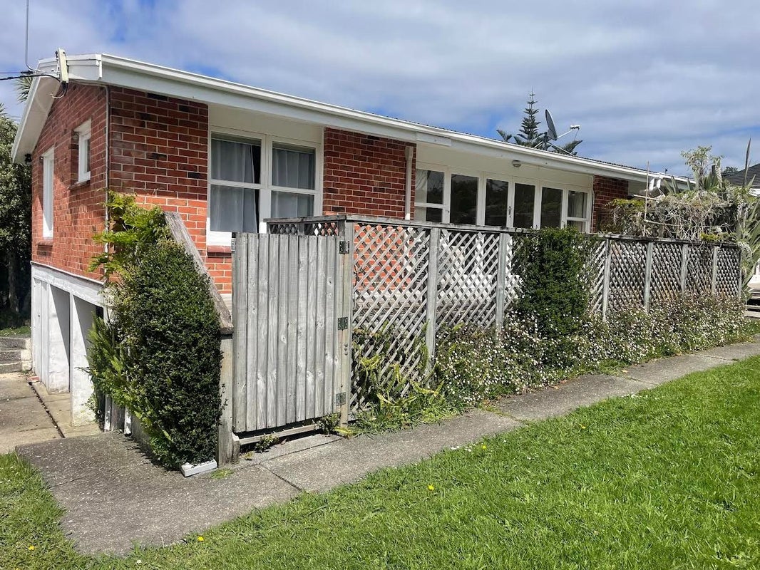 5/19 Montana Avenue, Murrays Bay, Auckland - Carousel 1