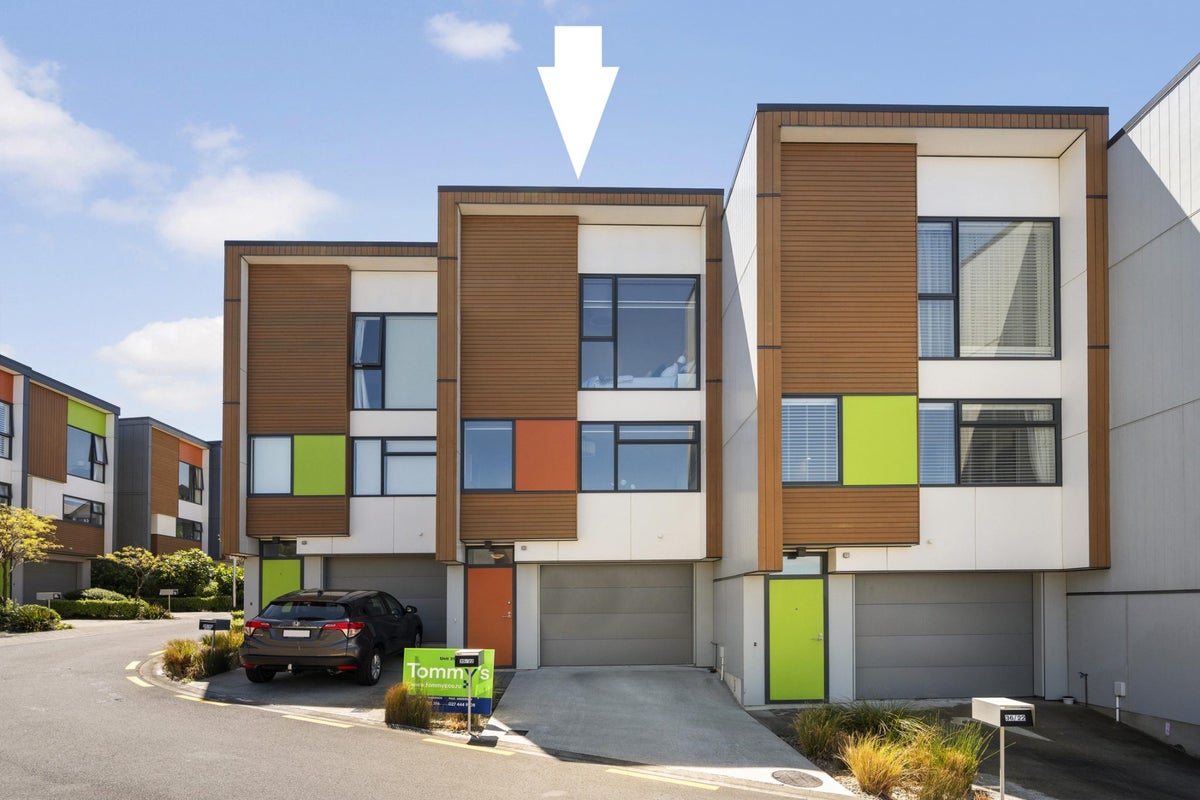 35/22 Booth Street, Miramar, Wellington - Carousel 1