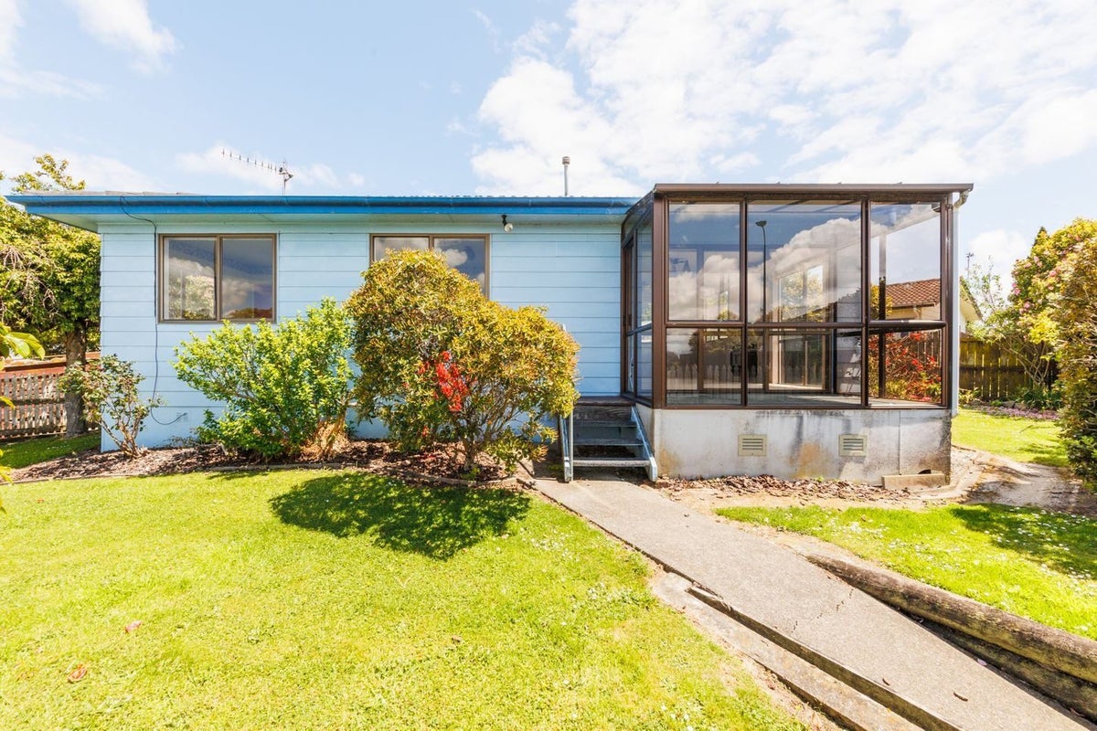 17 Jupiter Street, Milson, Palmerston North - Carousel 1