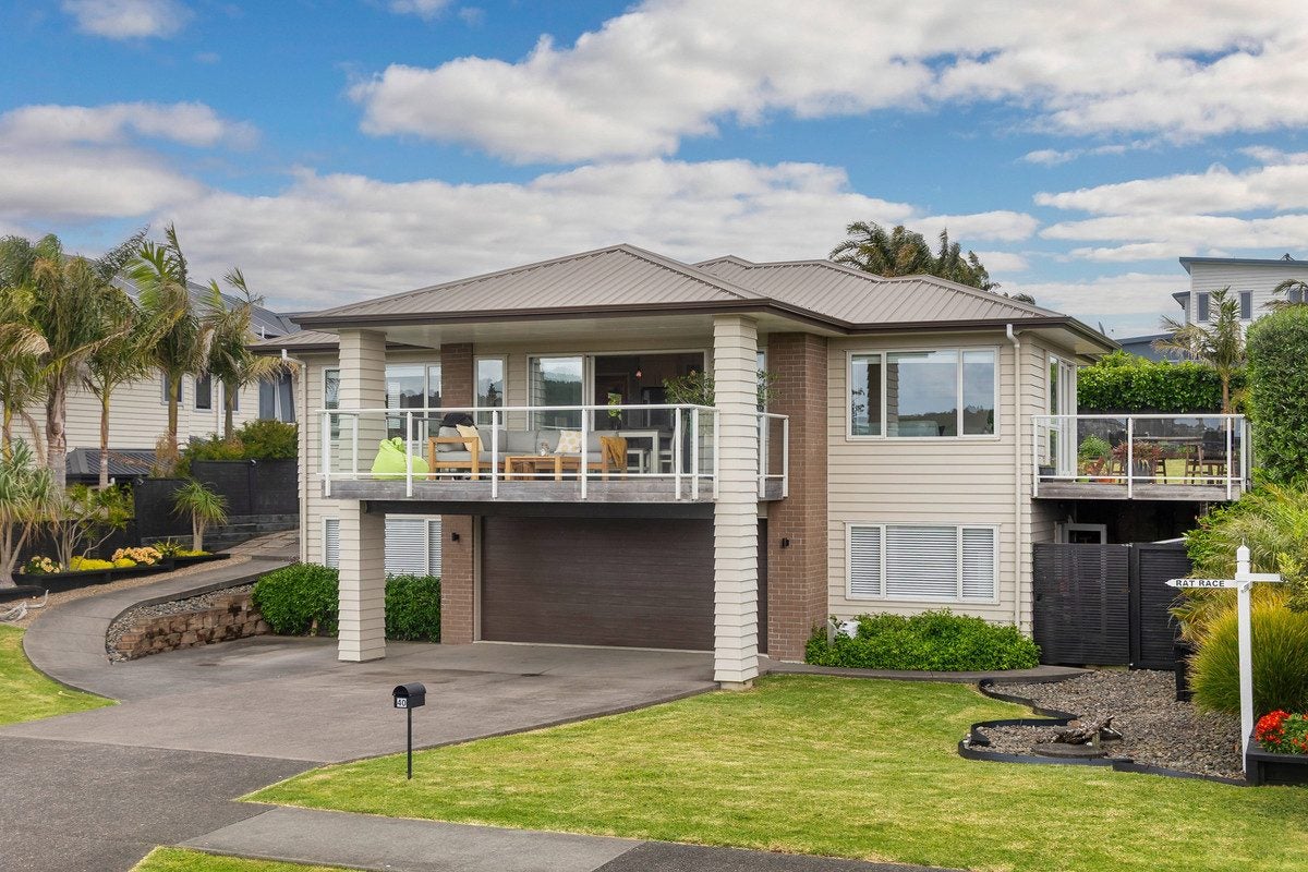 40 Weatherly Drive, Beachlands, Auckland - Carousel 1