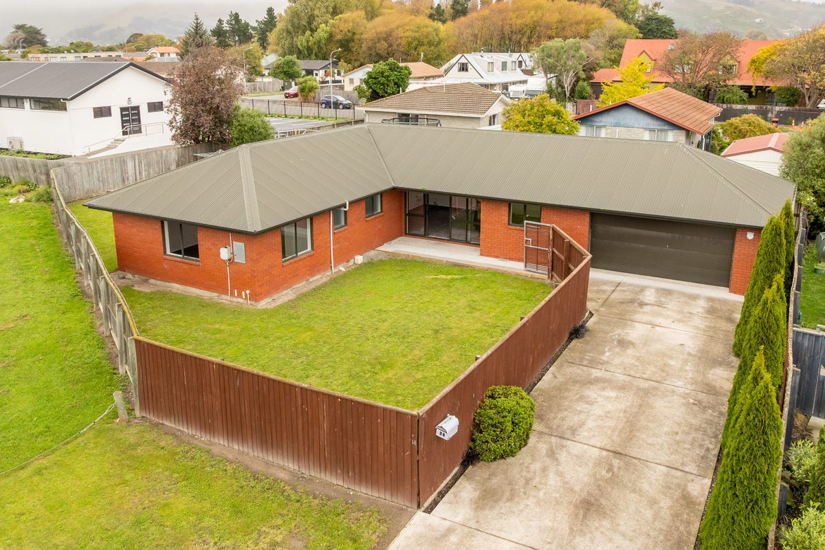 14 Reserve Close, Woolston, Christchurch - Carousel 1