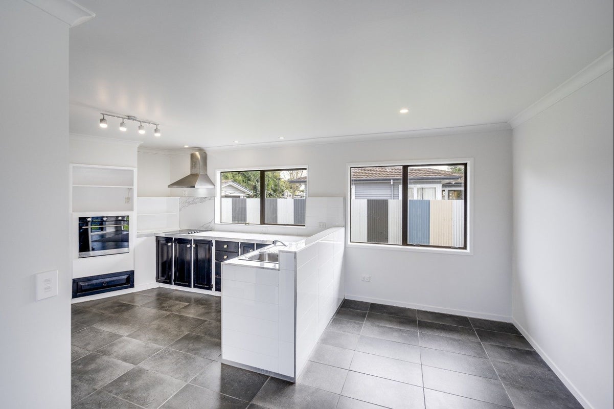 22 Taradale Road, Marewa, Napier - Carousel 1