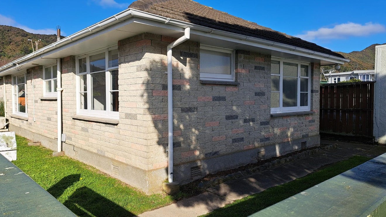 303A Waiwhetu Road, Fairfield, Lower Hutt - Carousel 1