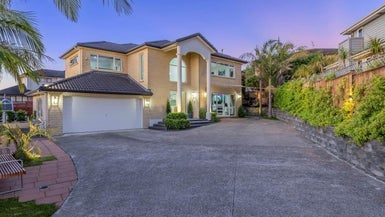 4 Loughros Place, Pinehill, Auckland - Carousel 1