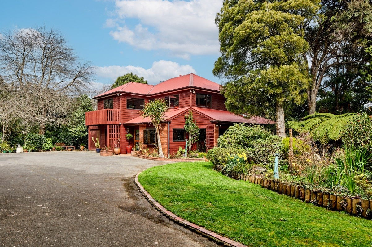 23D Kennedy Grove, Stokes Valley, Lower Hutt - Carousel 1