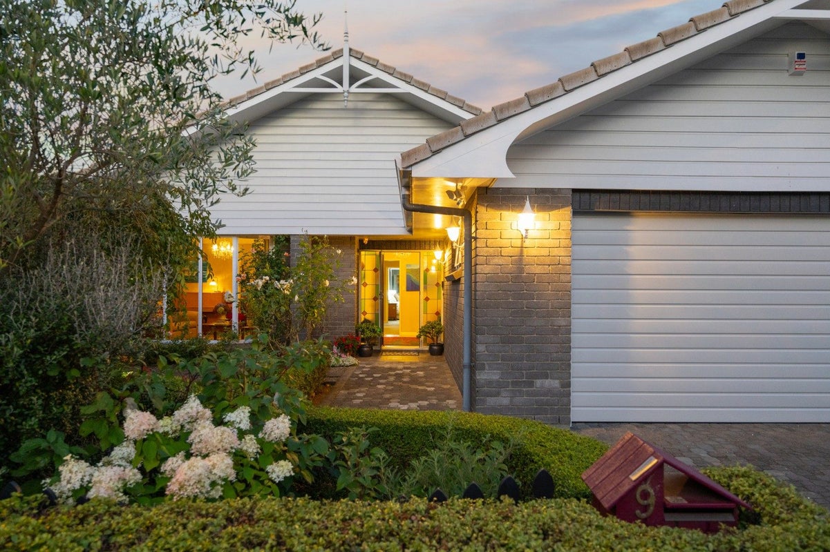 9 Ranara Court, West End, Palmerston North - Carousel 1
