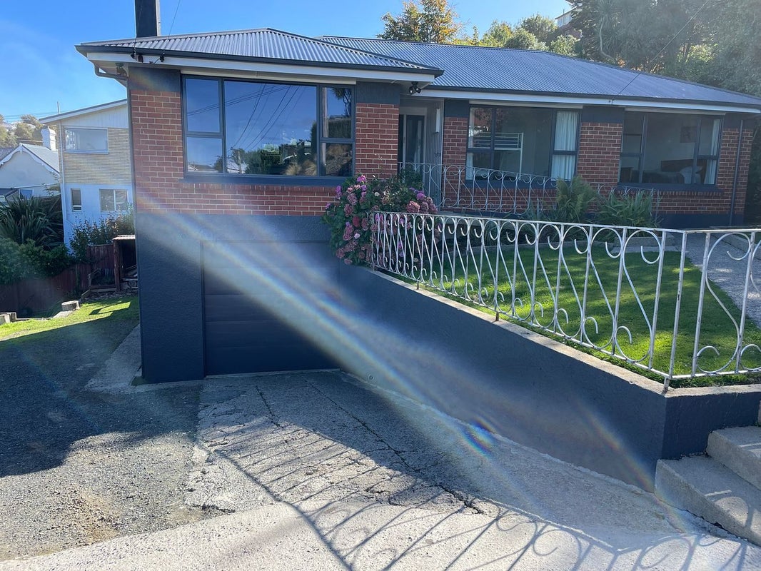 16 Glenpark Avenue, Mornington, Dunedin - Carousel 1