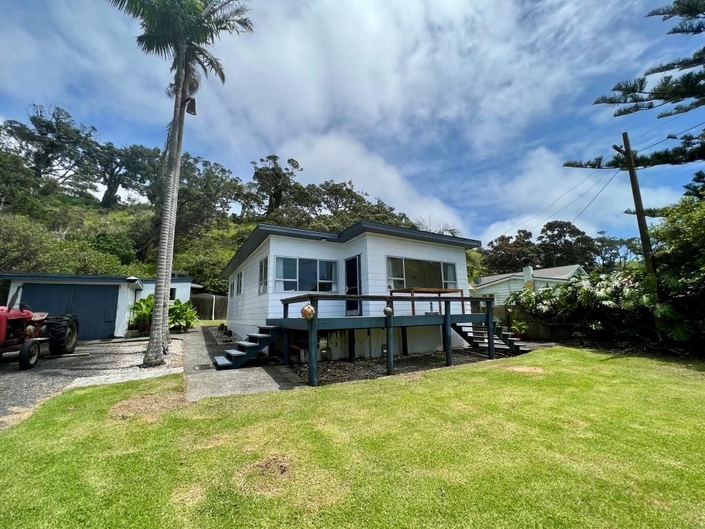 221 Oakura Road, Oakura, Hikurangi - Carousel 1