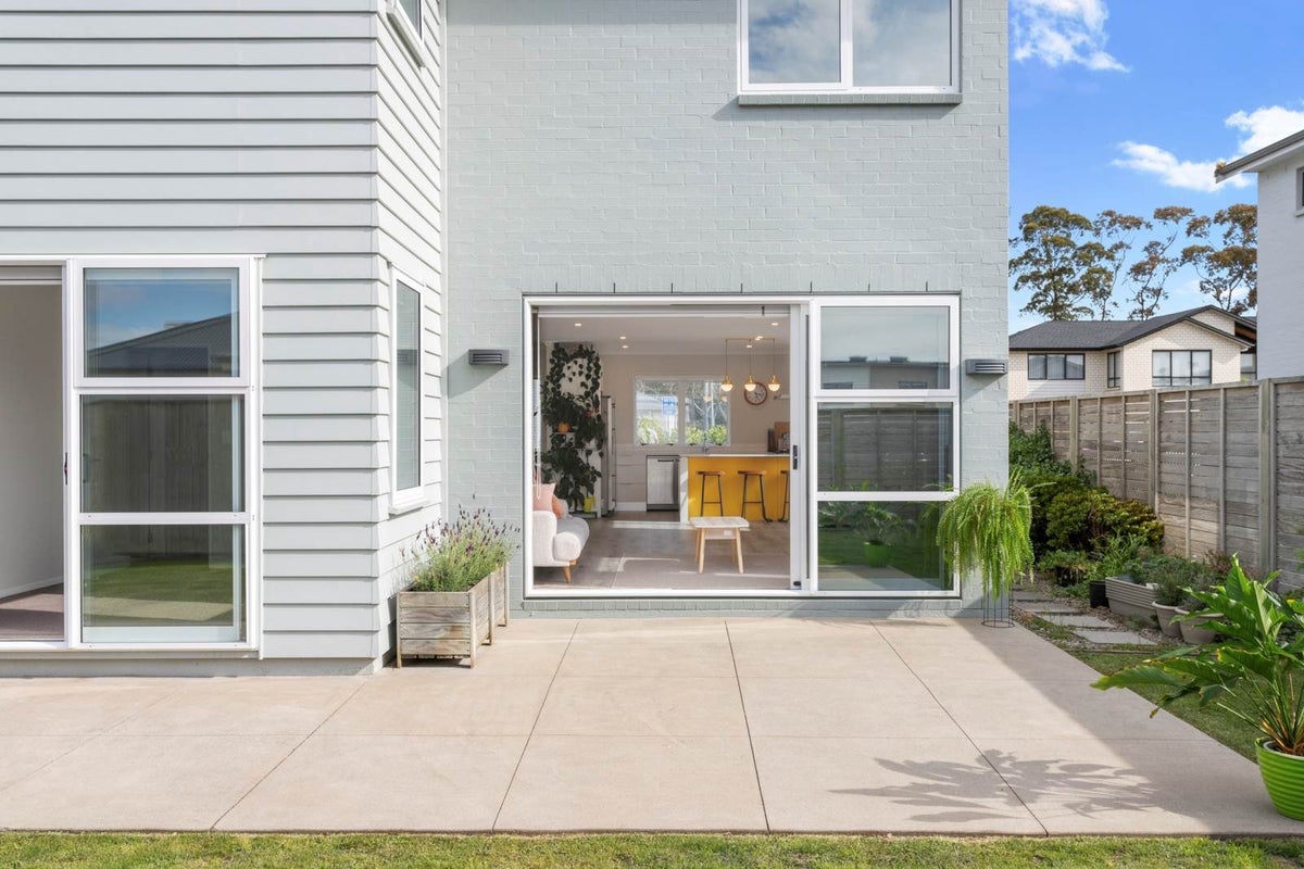 55 Mettam Drive, Swanson, Auckland - Carousel 2