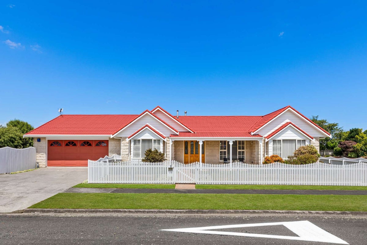 2 Copper Beech Road, Woodend, Woodend - Carousel 1