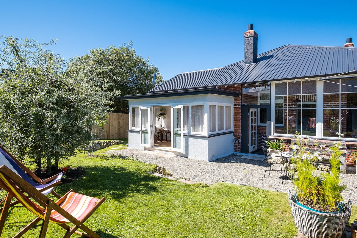 152 Glenpark Avenue, Maryhill, Dunedin - Carousel 22