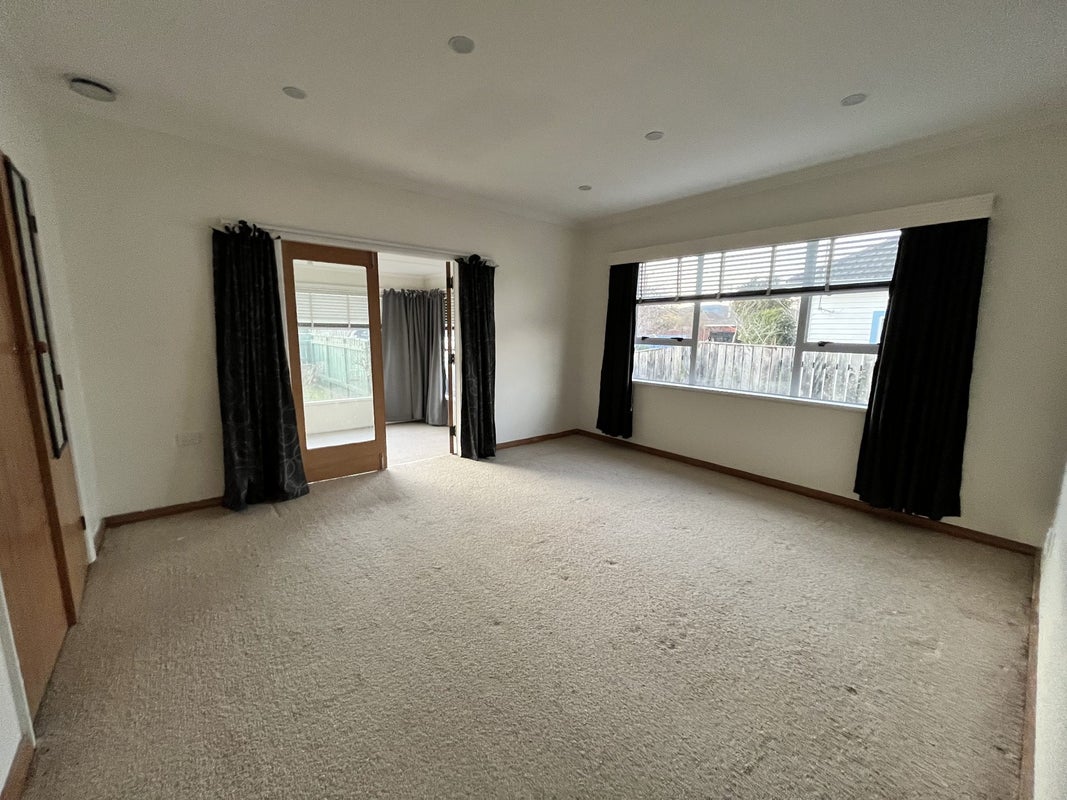 24 York Avenue, Heretaunga, Upper Hutt - Carousel 1
