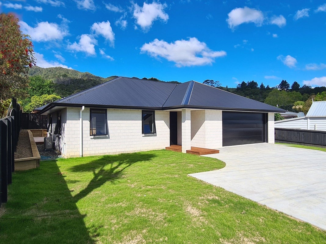 2090 Rings Road, Coromandel - Carousel 1