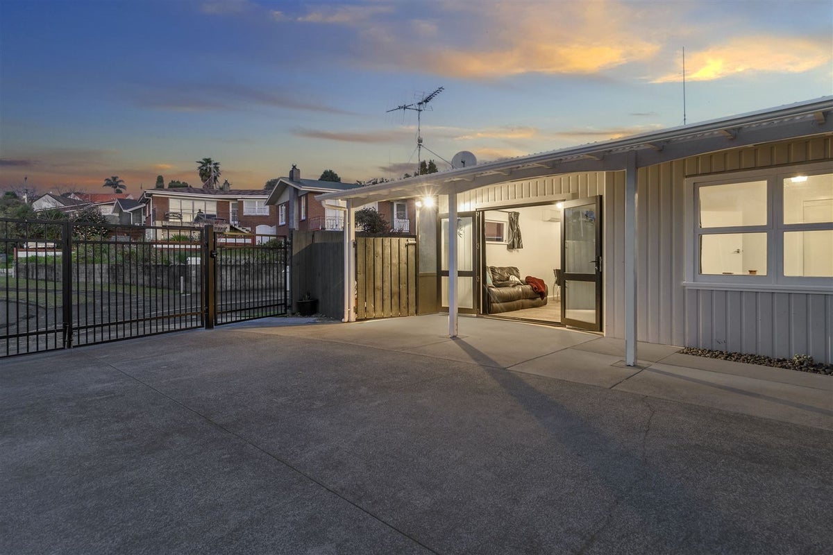 8A Wayne Place, Judea, Tauranga - Carousel 2