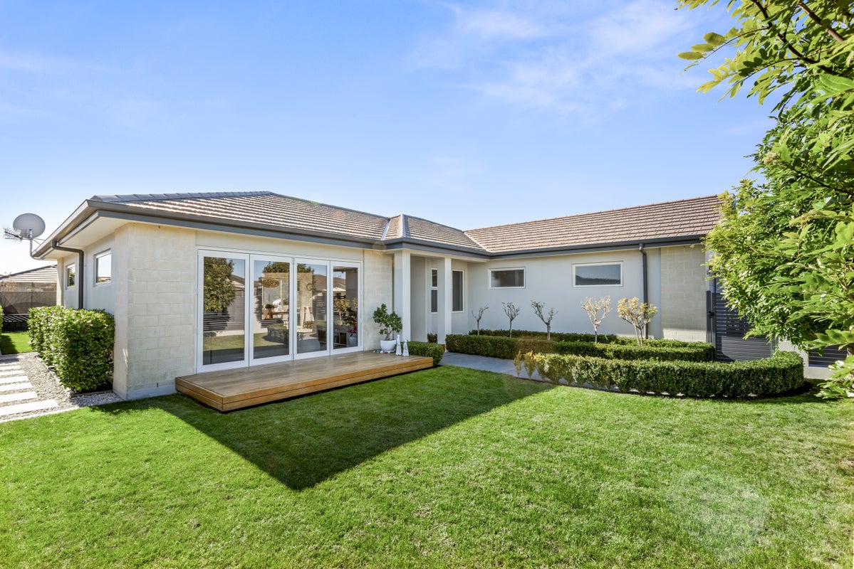 9 Waitaki Way, Poraiti, Napier - Carousel 1