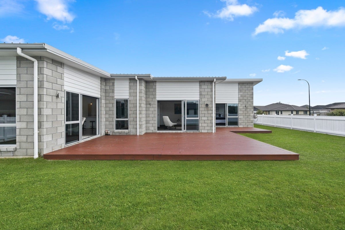 2 Rigg Place, Flagstaff, Hamilton - Carousel 2