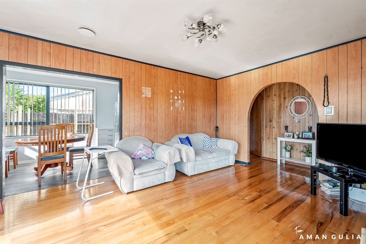 16 Alanbrooke Crescent, Avondale, Auckland - Carousel 2