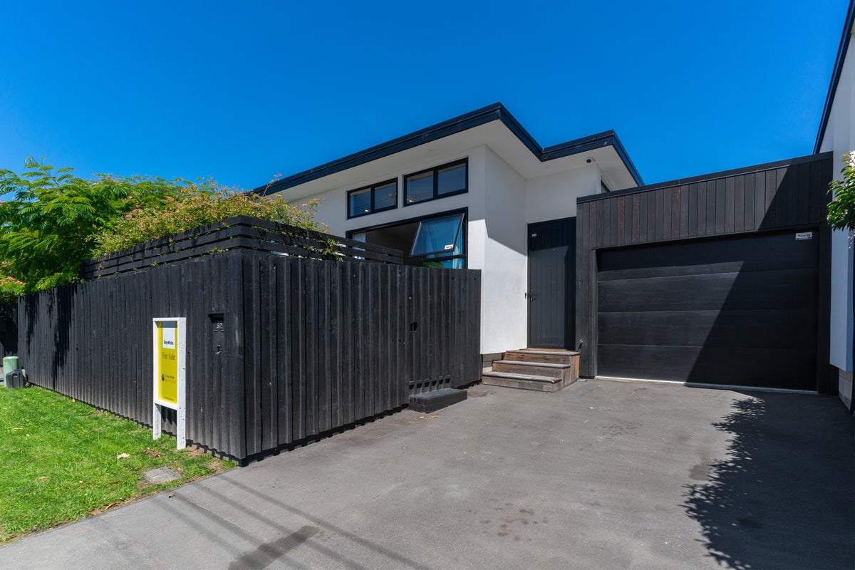 52 Canon Street, St Albans, Christchurch - Carousel 1