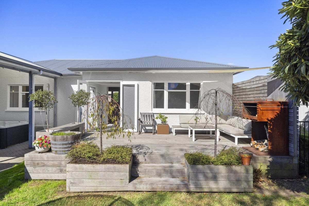 172 Edgecumbe Road, Tauranga South, Tauranga - Carousel 1