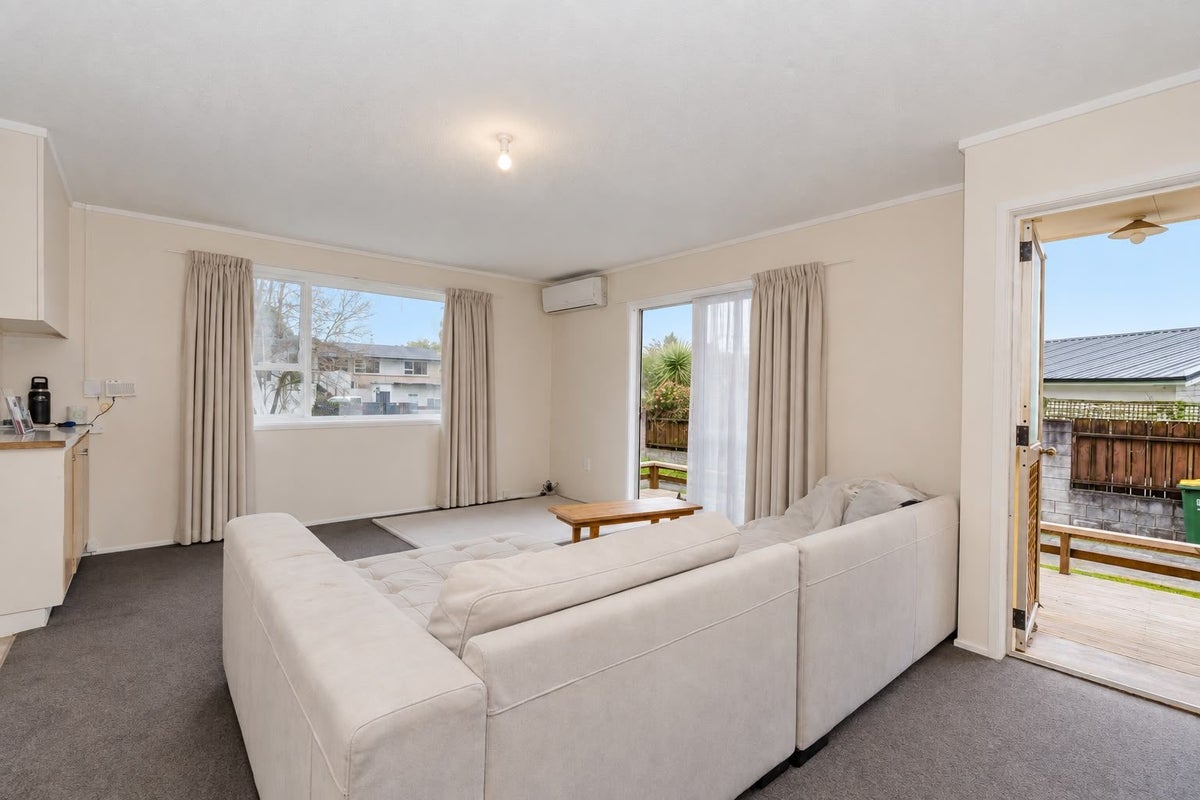 5 Rothesay Place, Dinsdale, Hamilton, Waikato - Carousel 2