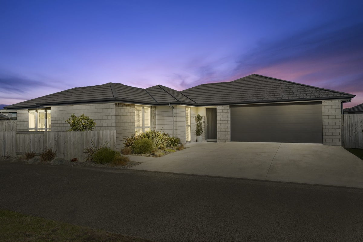 37 Kahuparere Crescent, Pyes Pa, Tauranga - Carousel 15