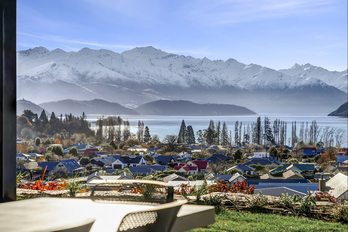24 Jade Drive, Wanaka - Carousel 2