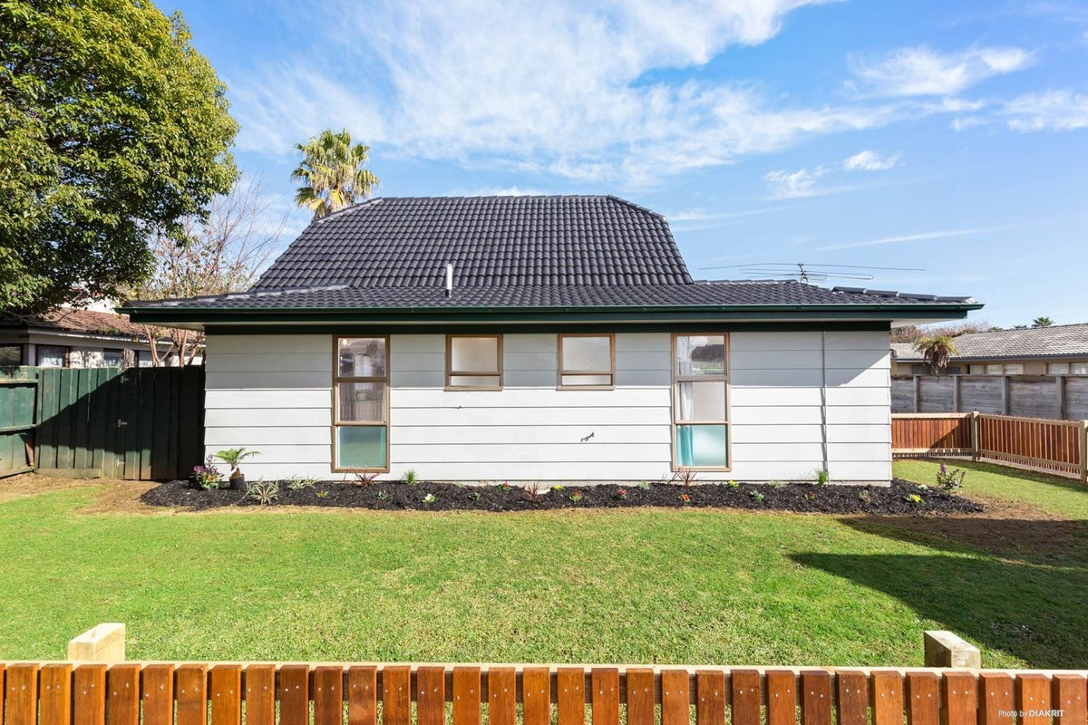 1/43 Challen Close, Conifer Grove, Takanini - Carousel 2