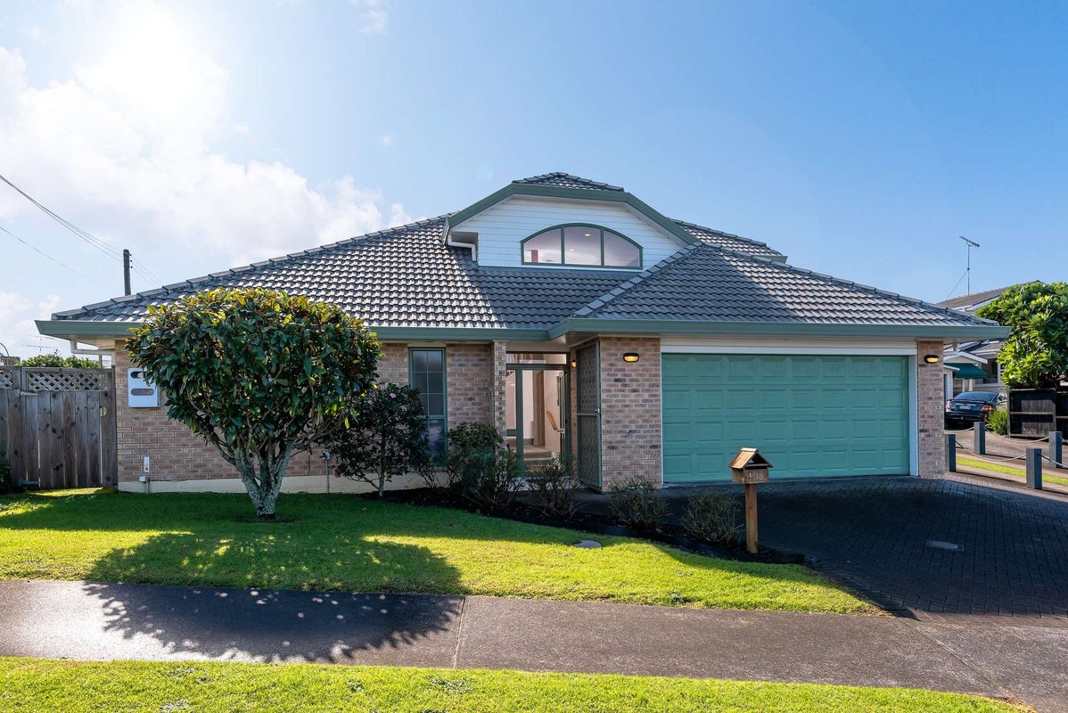 1/70 Uxbridge Road, Howick, Auckland - Carousel 1