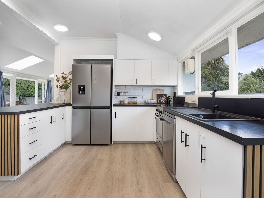 18 Rimu Road, Raumati Beach, Paraparaumu - Carousel 2