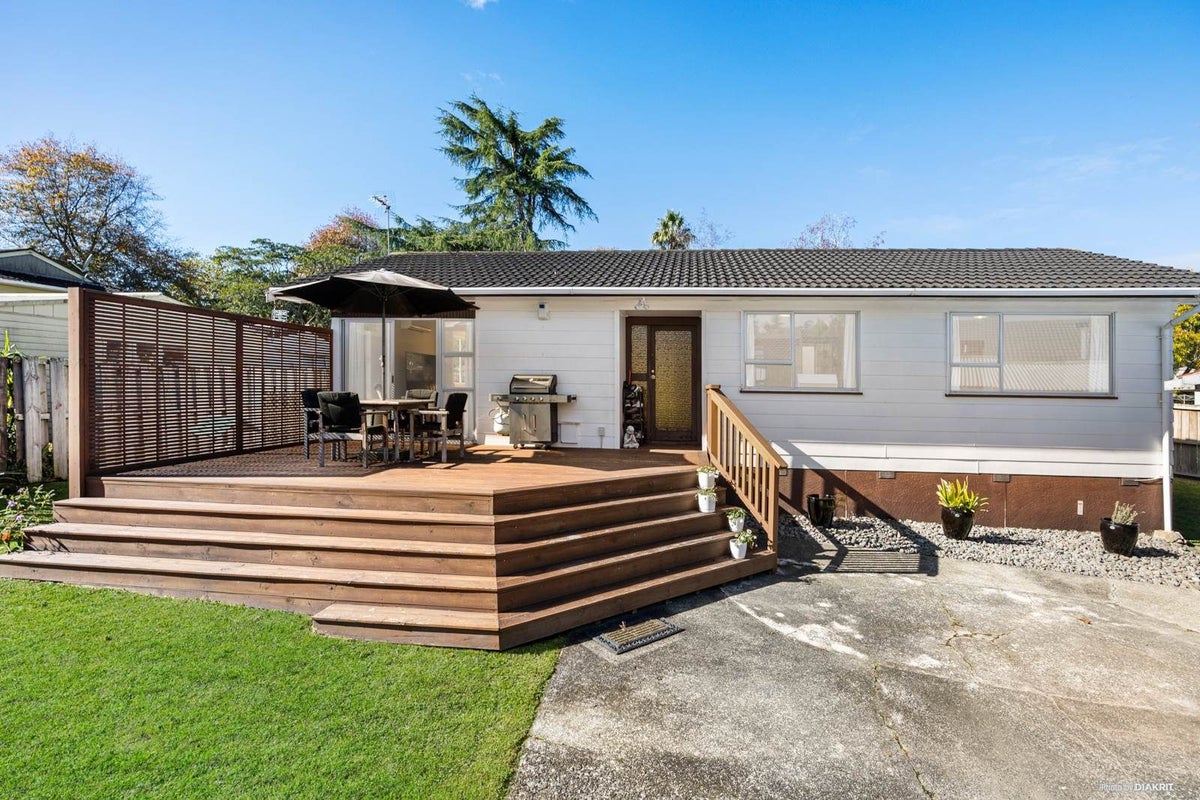 9 Cadiz Place, Red Hill, Papakura - Carousel 1