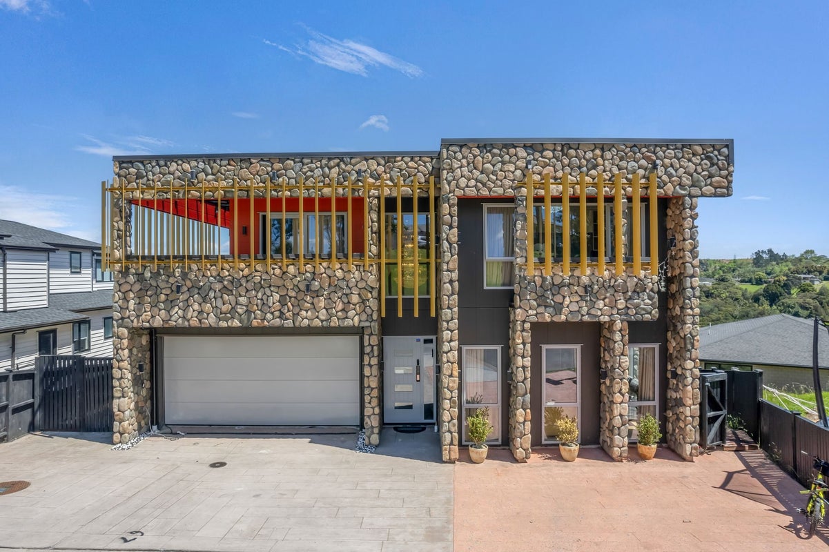 22 Jabal Crescent, Totara Park, Auckland - Carousel 1