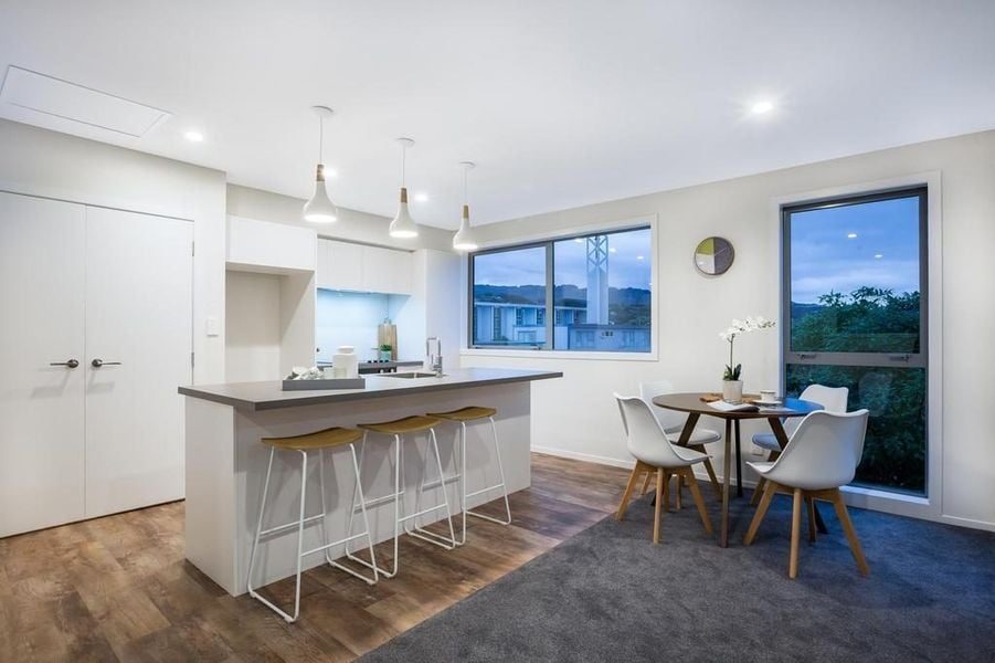 10A Rewa Terrace, Tawa, Wellington - Carousel 2