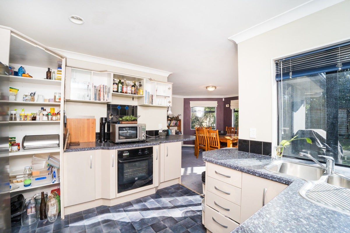 15 Rothesay Place, Highbury, Palmerston North - Carousel 2