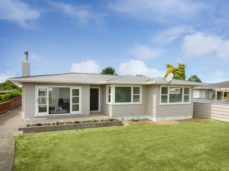 42 Highbury Avenue, Highbury, Palmerston North - Carousel 1